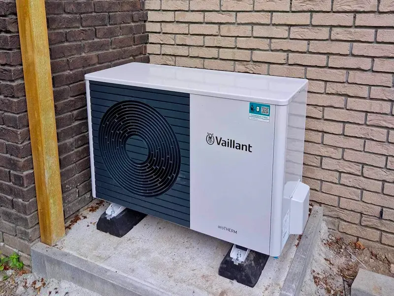 Installation d'une pompe à chaleur de la marque Vaillant